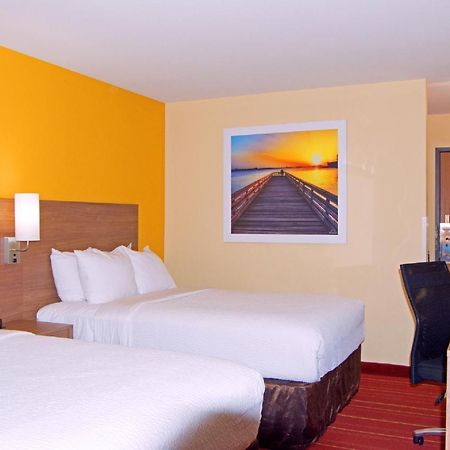 Days Inn By Wyndham Marquette Dış mekan fotoğraf