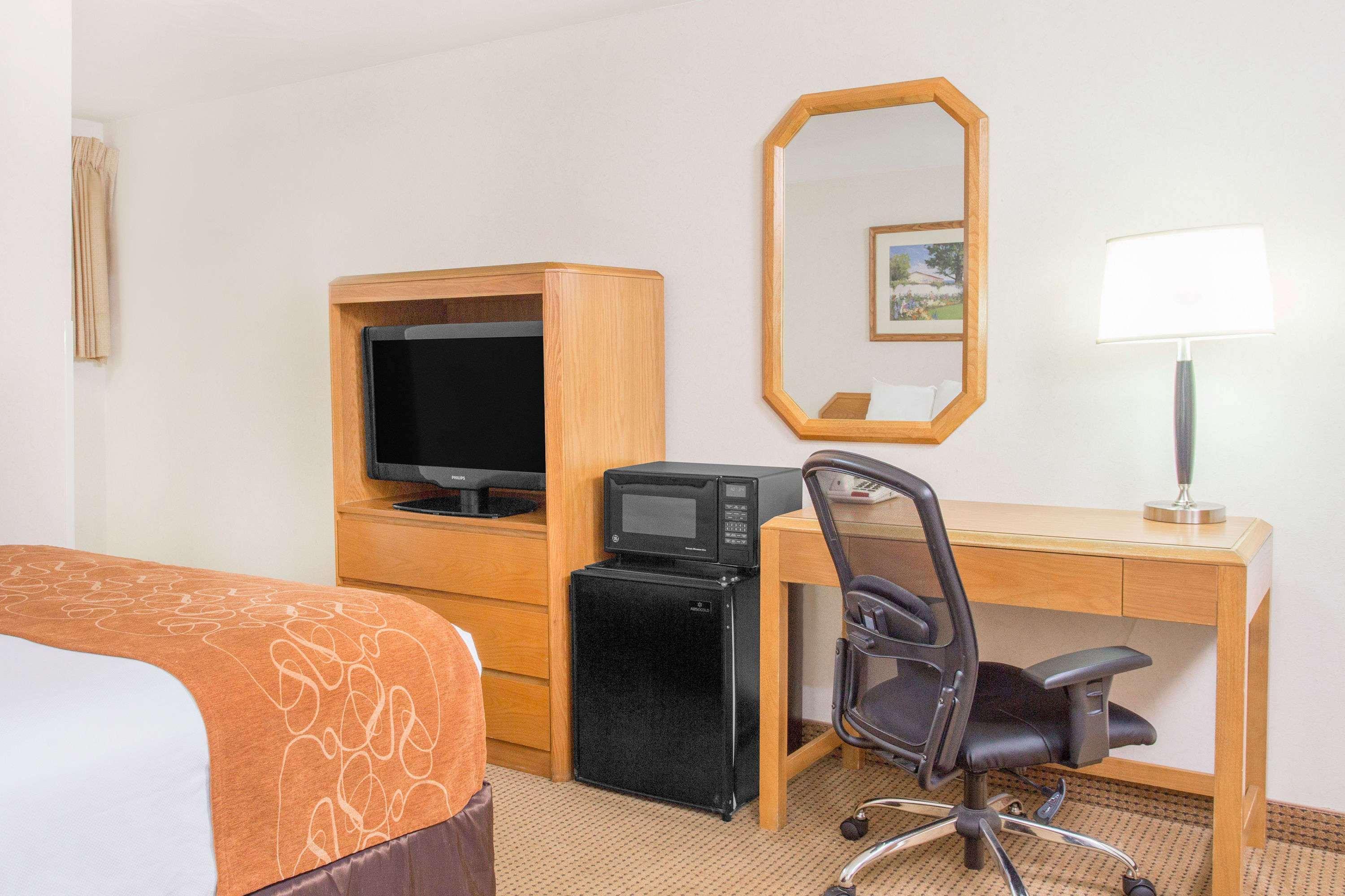 Days Inn By Wyndham Marquette Dış mekan fotoğraf